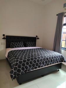 Tropical Cozy House in the heart of Medan