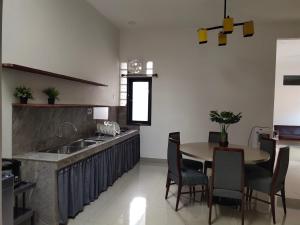 Tropical Cozy House in the heart of Medan