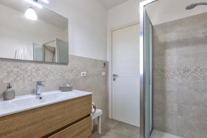 Skyfive Water Apartment img39