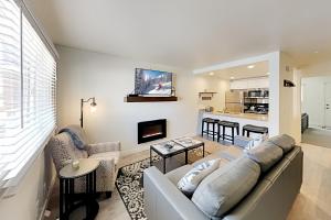 Three-Bedroom Apartment room in Old Town Condo - Walk to Lifts & Main Street condo