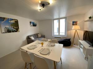 Appartements Les Cosy De Nancy - Mister charles sous les toits, Place du marche 4* : photos des chambres