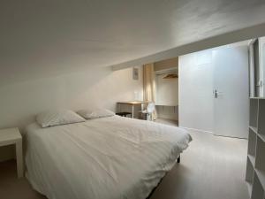 Appartements Les Cosy De Nancy - Mister charles sous les toits, Place du marche 4* : photos des chambres