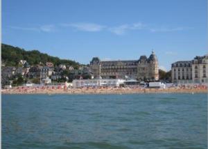 Maisons de vacances VILLA 600m de la plage calme Location possible a partir de 3 nuitees, pouvant accueillir 6-8 pers Activites nautiques randonnee velo peche golf casinos : photos des chambres