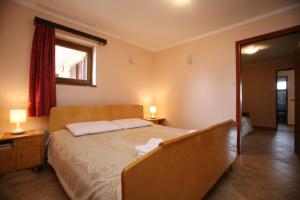 Apartment in Porec with Balcony, Air conditioning, Wi-Fi (3794-4)