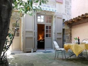 Appartements Cocon au coeur du Puy-en-Velay avec cour privee et WIFI - FR-1-582-325 : photos des chambres