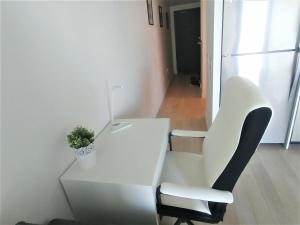 Luxury skyline condo in downtown FREE 247 parking