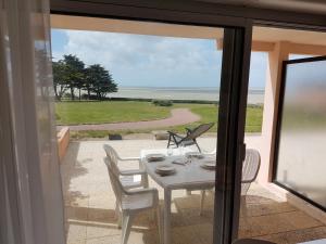 Appartement en RDC avec terrasse face a la mer
