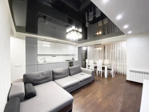 Luxury 2-bedroom river view