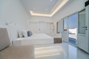 Cape Paradise - Luxury Hotel Santorini Greece