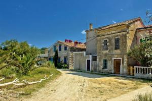 Room in Susak with air conditioning, Wi-Fi (3865-3)