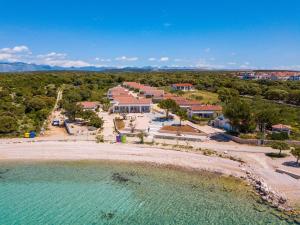 Beachfront Paladina holiday home