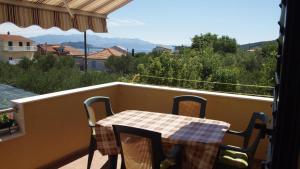 Apartment in Slatine with sea view, balcony, air conditioning, Wi-Fi (4784-1)