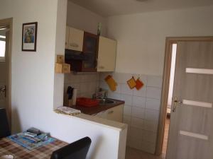 Apartment in Slatine with sea view, balcony, air conditioning, Wi-Fi (4784-1)