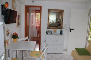 Ferienwohnung in Sabunike mit Terrasse, Klimaanlage, W-LAN (231-2)