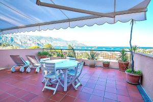 Appartements AMAZING SEA VIEW APARTMENT with Private Close Parking : photos des chambres