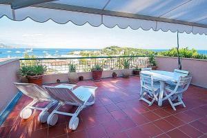 Appartements AMAZING SEA VIEW APARTMENT with Private Close Parking : photos des chambres