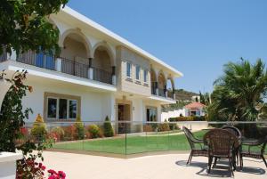 Kaminia Country Villa & Guest House