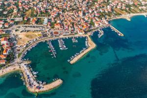 Apartment in Pakoštane with sea view, balcony, WiFi (3539-2) 