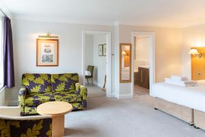 Family Room room in The Chequers Hotel