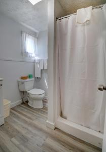 Classic Queen Room with Shower room in Brookside Motel