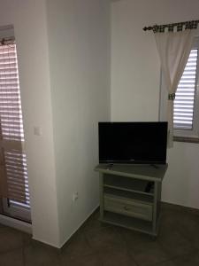 Apartment in Sukošan with balcony, air conditioning, WiFi (4941-4)