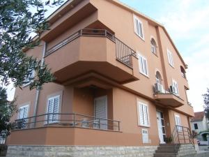 Apartment in Sukošan with balcony, air conditioning, WiFi (4941-4)