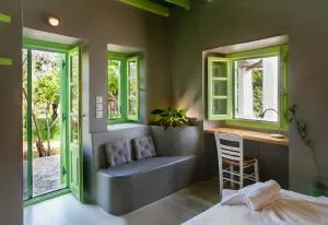 Phlea Farm Studios - Parthénion