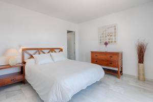 Front Sea View Apartment Estepona