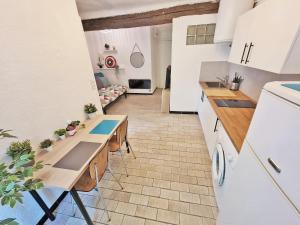 Appartements GregBnb-com - T2 Design 34m2 - Toulon Est - Wifi Fibre - n9 : photos des chambres