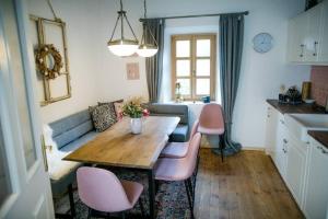 Apartment Aussee- Beletage Salzherrenhof- Küche, WLAN, Netflix