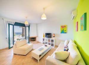 FLUO Seaside Apartment Aegina Greece