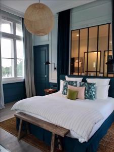 Hotels Le Nessay : photos des chambres