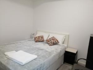 Entire 2 bedrooms Security Apartment