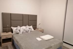 Entire 2 bedrooms Security Apartment