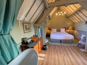 Hotels LE FRUIT DEFENDU : photos des chambres