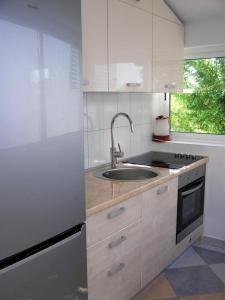 Apartment in Preko with sea view, terrace, air conditioning, Wi-Fi (4568-6)