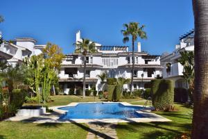 Ático duplex en Los Naranjos, Marbella