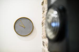 HIDDEN GEM OLD TOWN APARTMENT by DuHomes