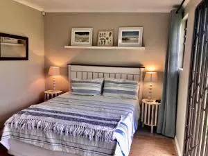 The West Wing guest suite. Pringle Bay. - Rooiels