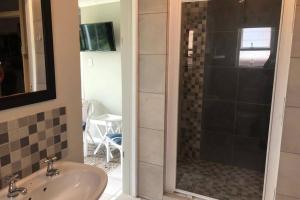 The West Wing guest suite. Pringle Bay.