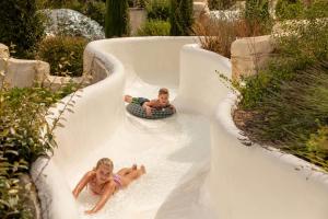 Villages vacances Camping RCN Val de Cantobre : photos des chambres