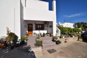 Spacious Cycladic Beach House Paros Greece