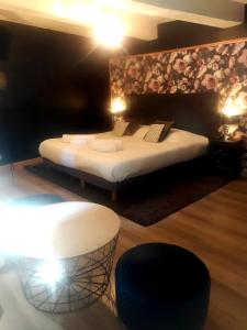 Hotels Hotel renaissance martigues : Chambre Double avec Baignoire Spa