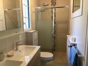 Maisons de vacances Cottage with a big idyllic garden at the lake : photos des chambres