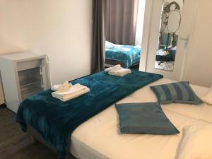 Hotels Le Castelet : photos des chambres