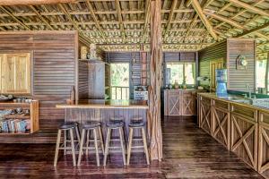 Casa Verde + Contiki