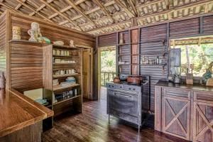 Casa Verde + Contiki