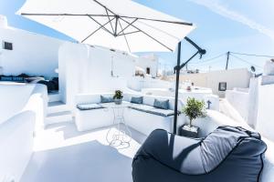 Kalamia Cave House Santorini Greece
