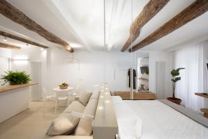 Life Class Apartment