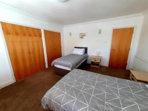 Top quality beach front apartment sleep up to 7 guests